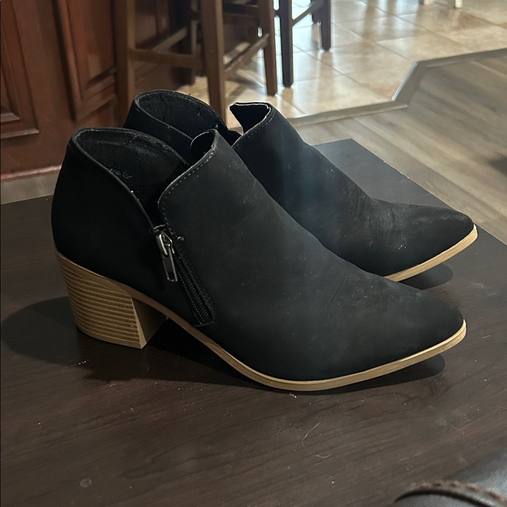 Chic Black Ankle Booties with Wooden Heel